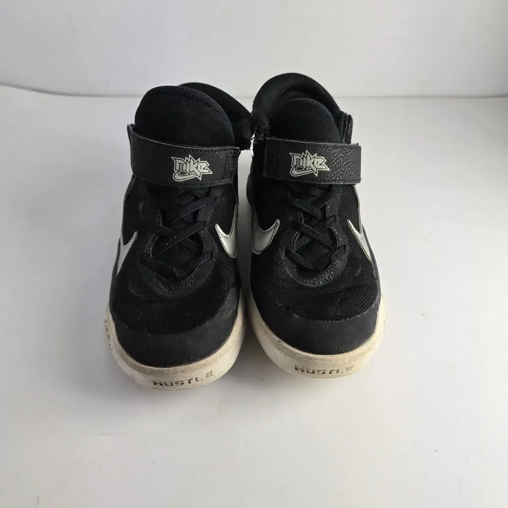 Nike Team Hustle D10 FlyEase Size 5Y